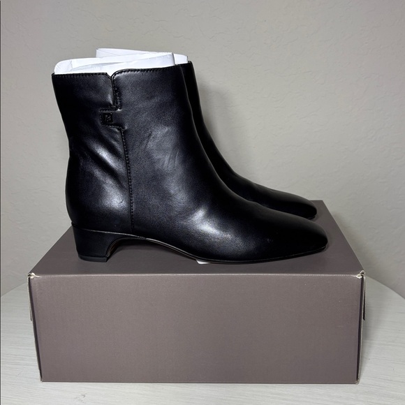 Franco Sarto Luella Black Leather Ankle Booties NWBox Size 6.5 - Picture 4 of 9
